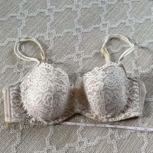 Elegant Lace Underwire Bra - Cream